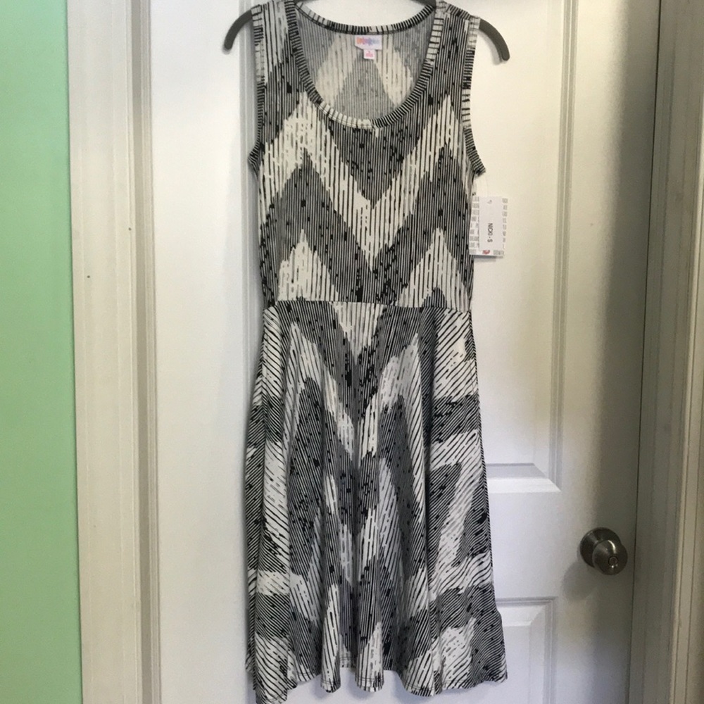 NWT lularoe Nicky sleeveless dress black small